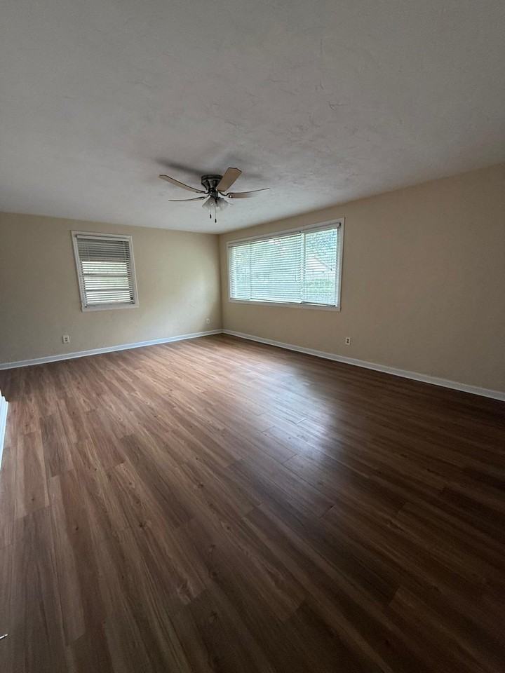 2048 Nw 8th Pl #NA - Photo 3 of 11