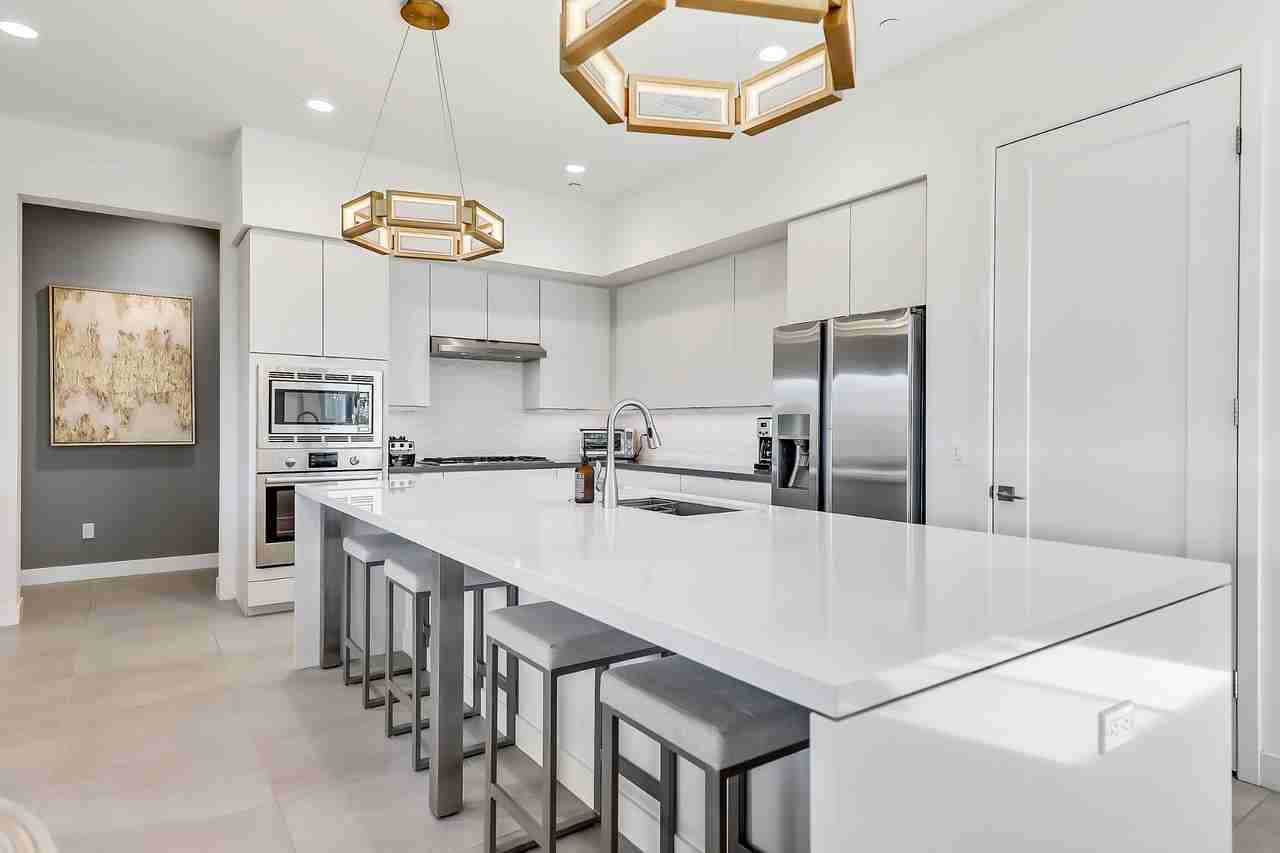 2103 Retreat Cir - Photo 3 of 40