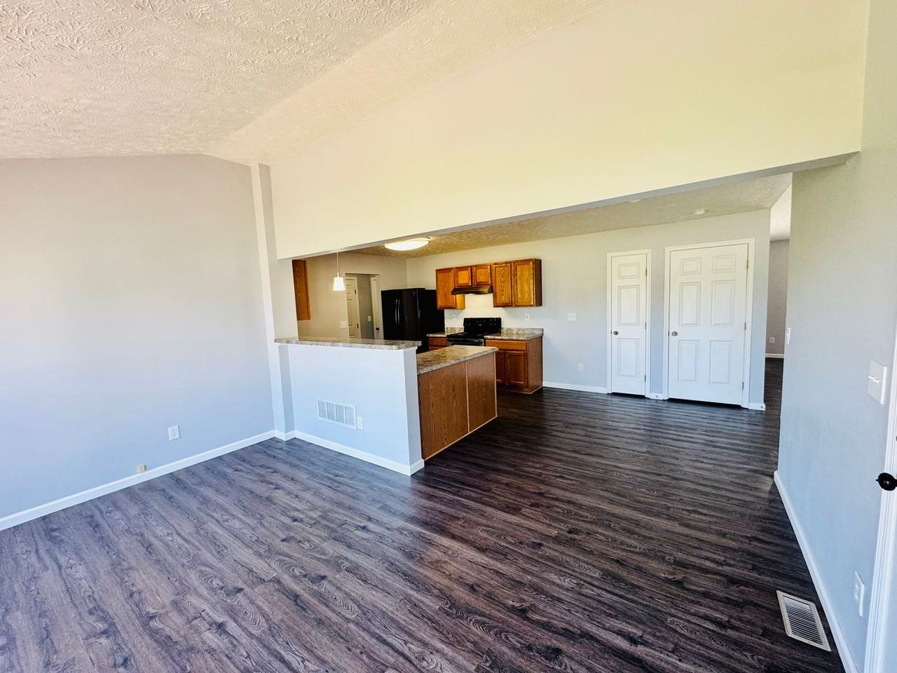5381 Genesis Ct - Photo 4 of 31