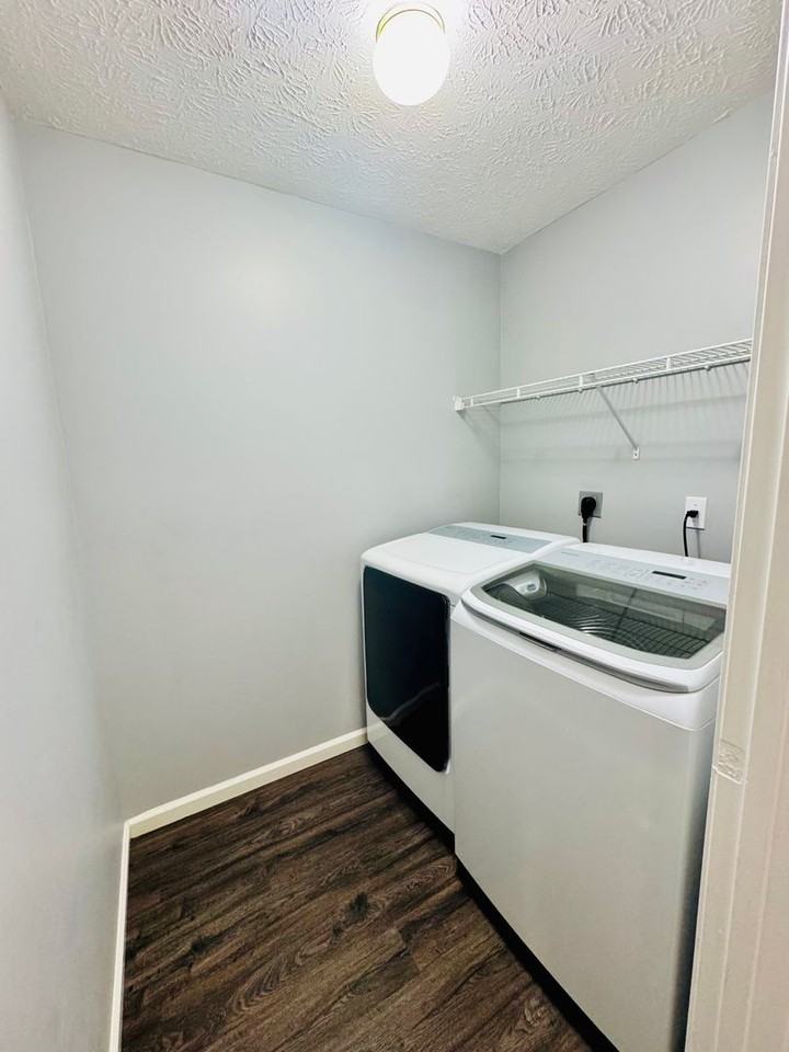 5381 Genesis Ct - Photo 7 of 31