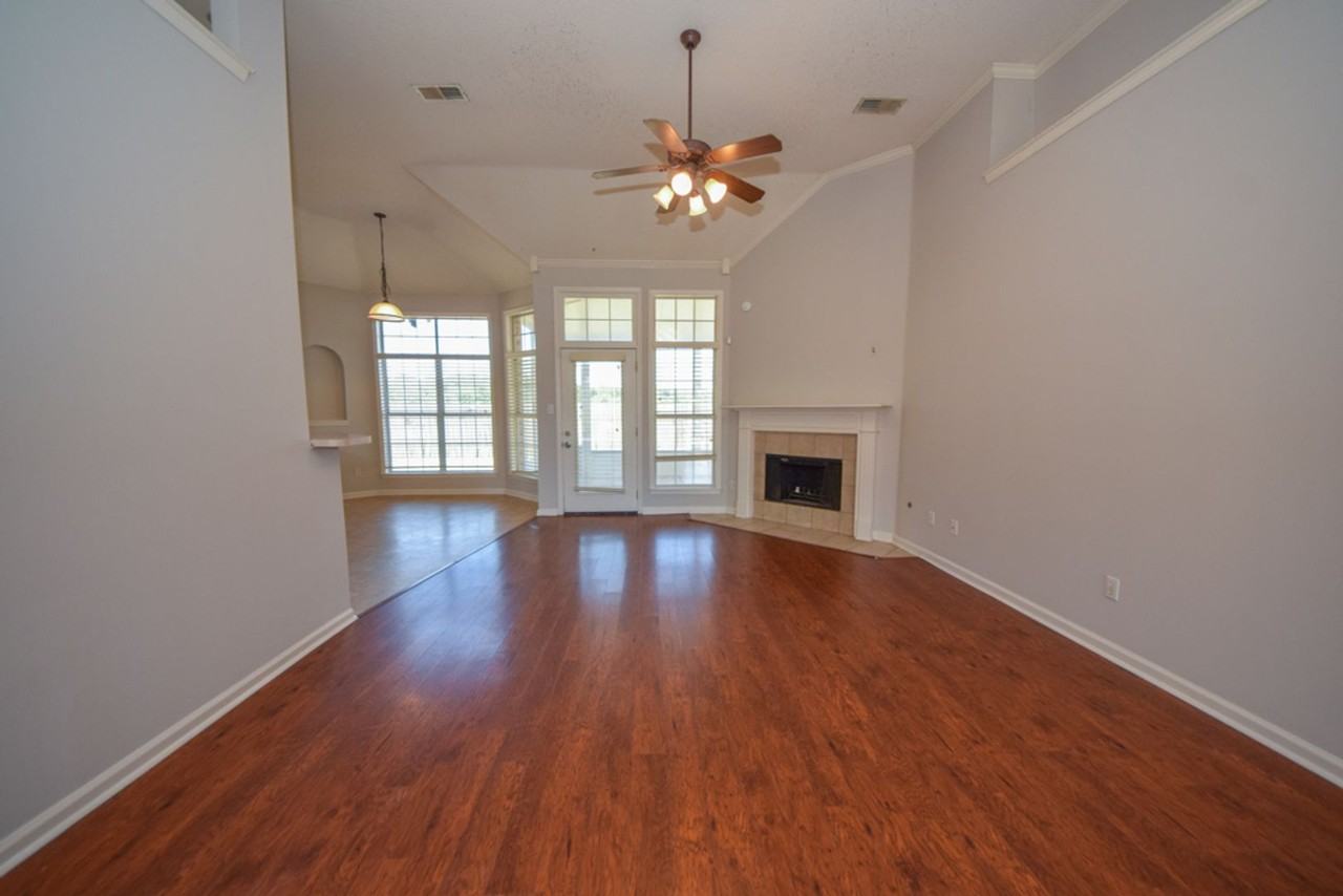 2648 Plum Creek Dr - Photo 3 of 29