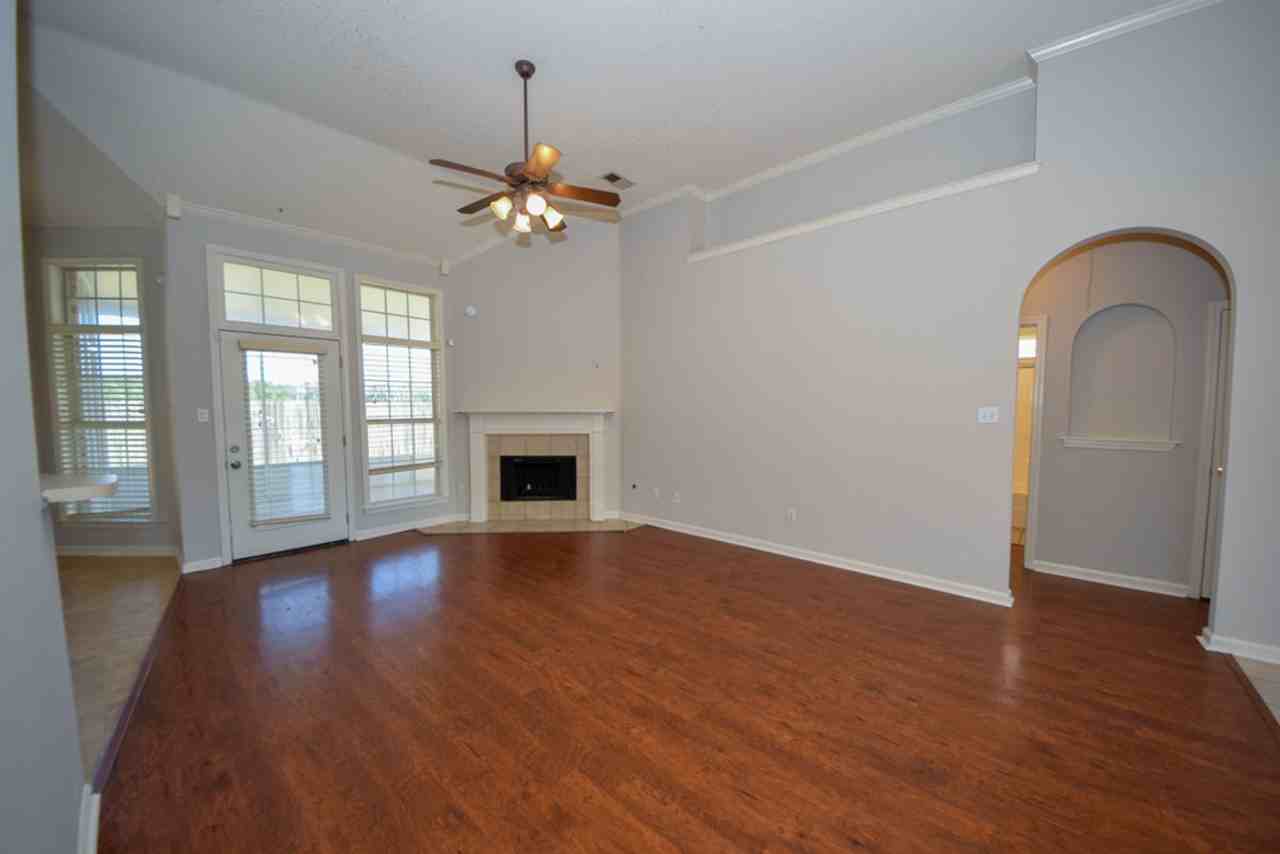 2648 Plum Creek Dr - Photo 4 of 29