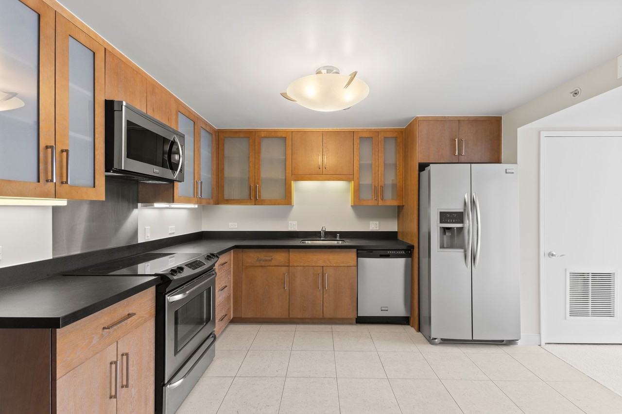 1009 Kapiolani Blvd #3804 - Photo 3 of 22