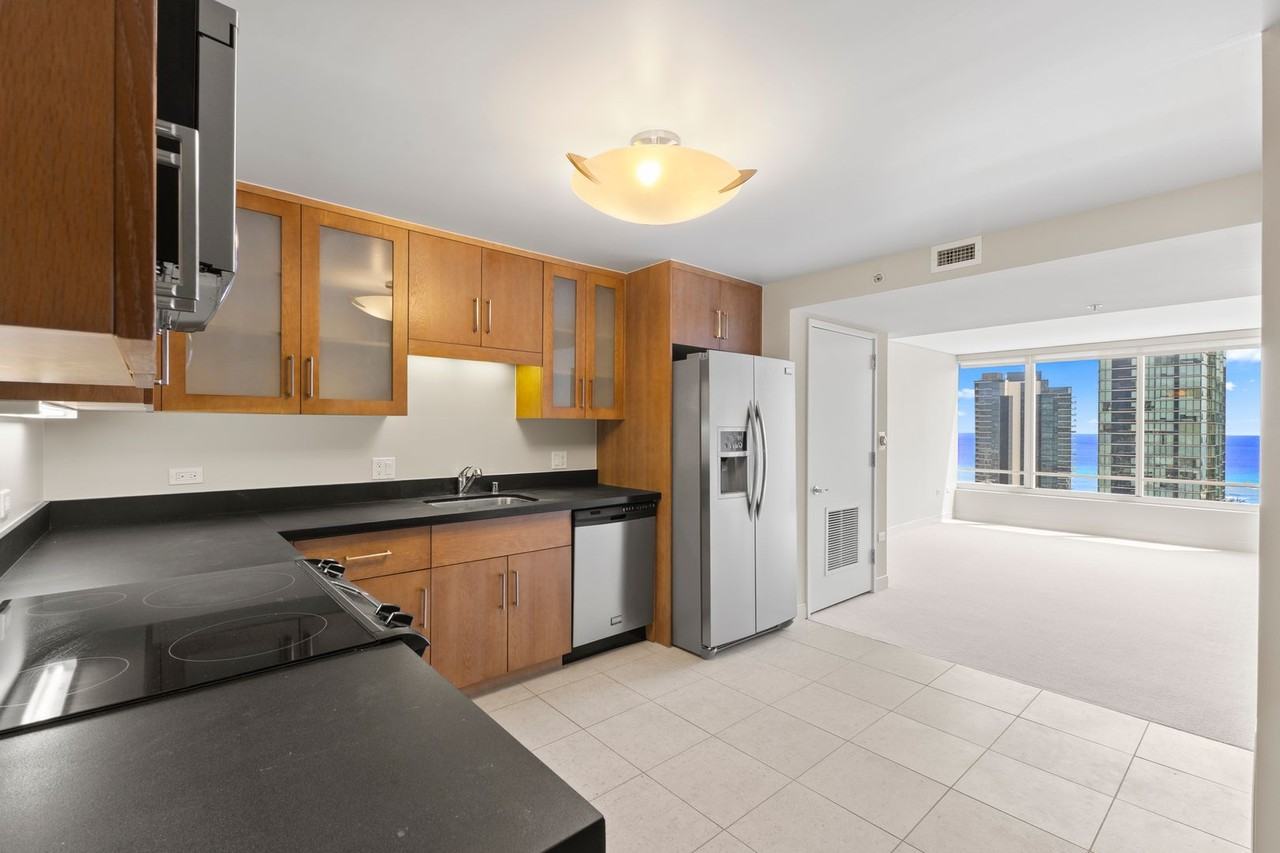 1009 Kapiolani Blvd #3804 - Photo 4 of 22