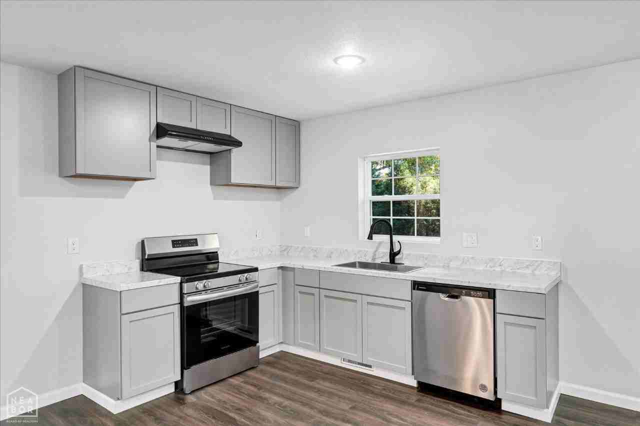 2005 Bunker Hill Rd - Photo 4 of 10
