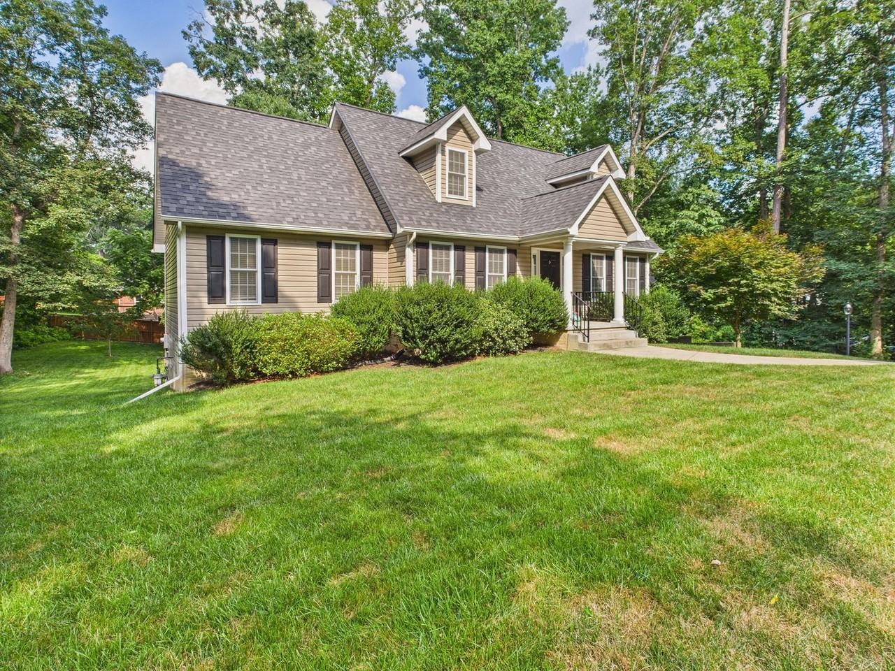 2815 Bicknell Rd - Photo 2 of 33