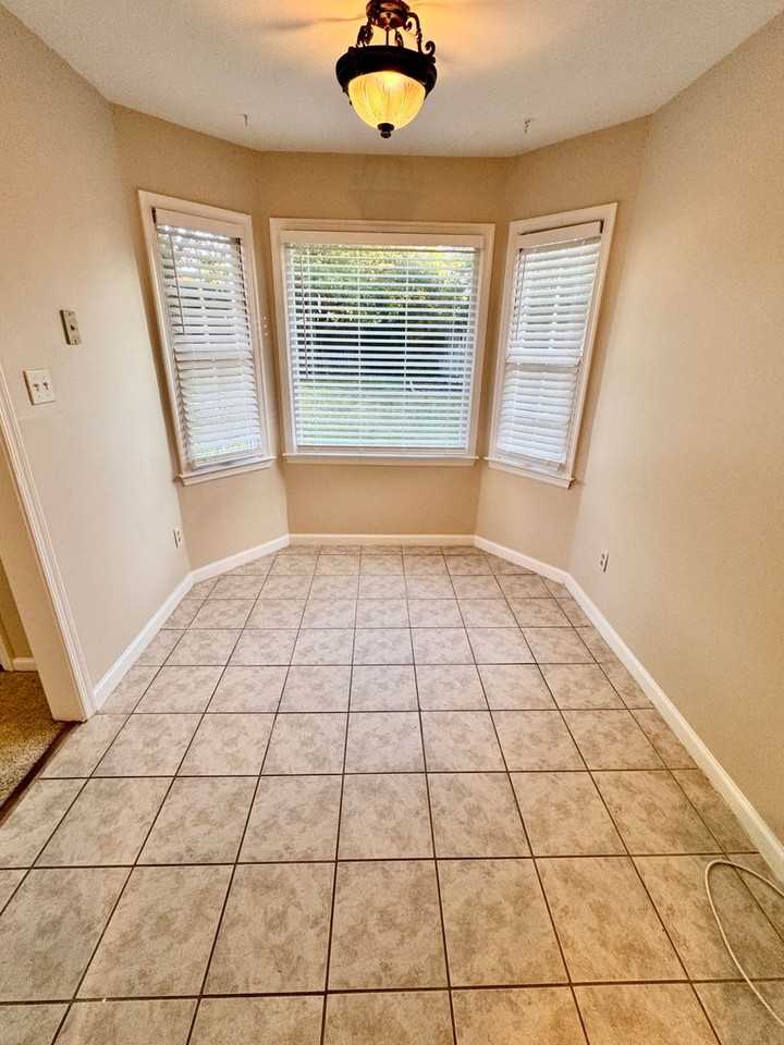 1332 Gravenhurst Cir - Photo 3 of 18