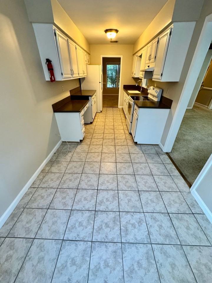 1332 Gravenhurst Cir - Photo 4 of 18