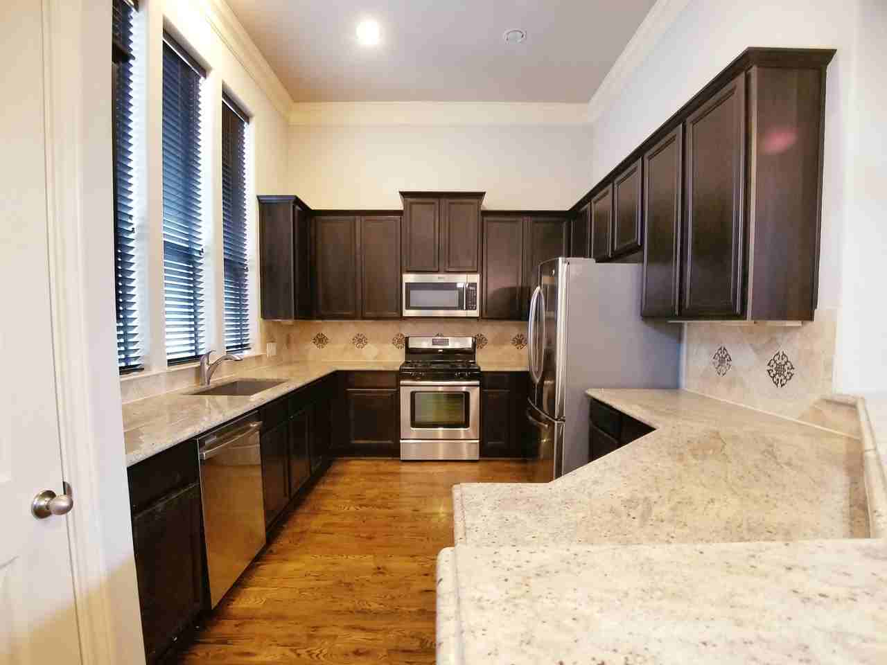 2311 Arabelle St - Photo 5 of 22