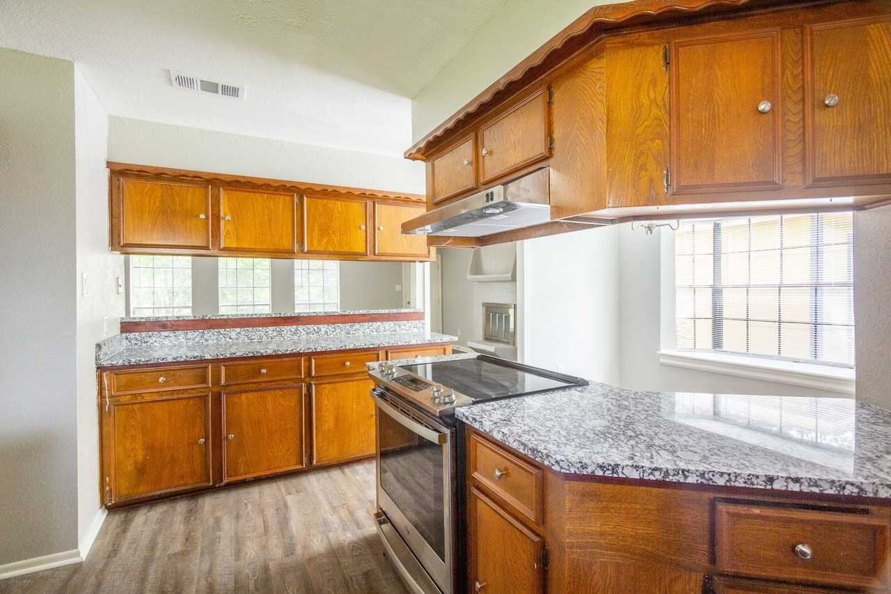 102 Sue Ln - Photo 7 of 17