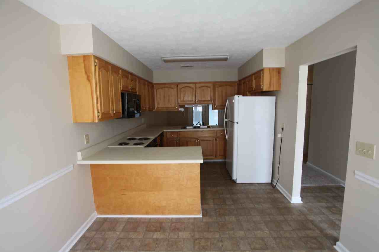 1126 Northlake Dr - Photo 3 of 11