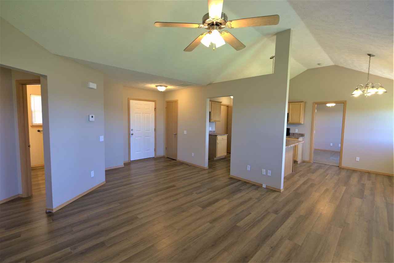 3002 E Morris St - Photo 4 of 16