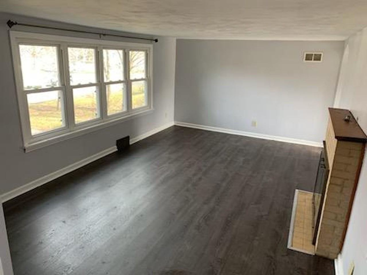 165 Rambleside Dr - Photo 3 of 9
