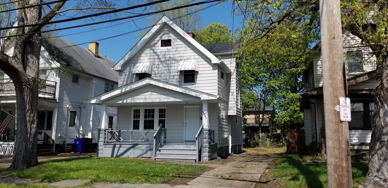 2218 Searsdale Ave - Photo 3 of 50