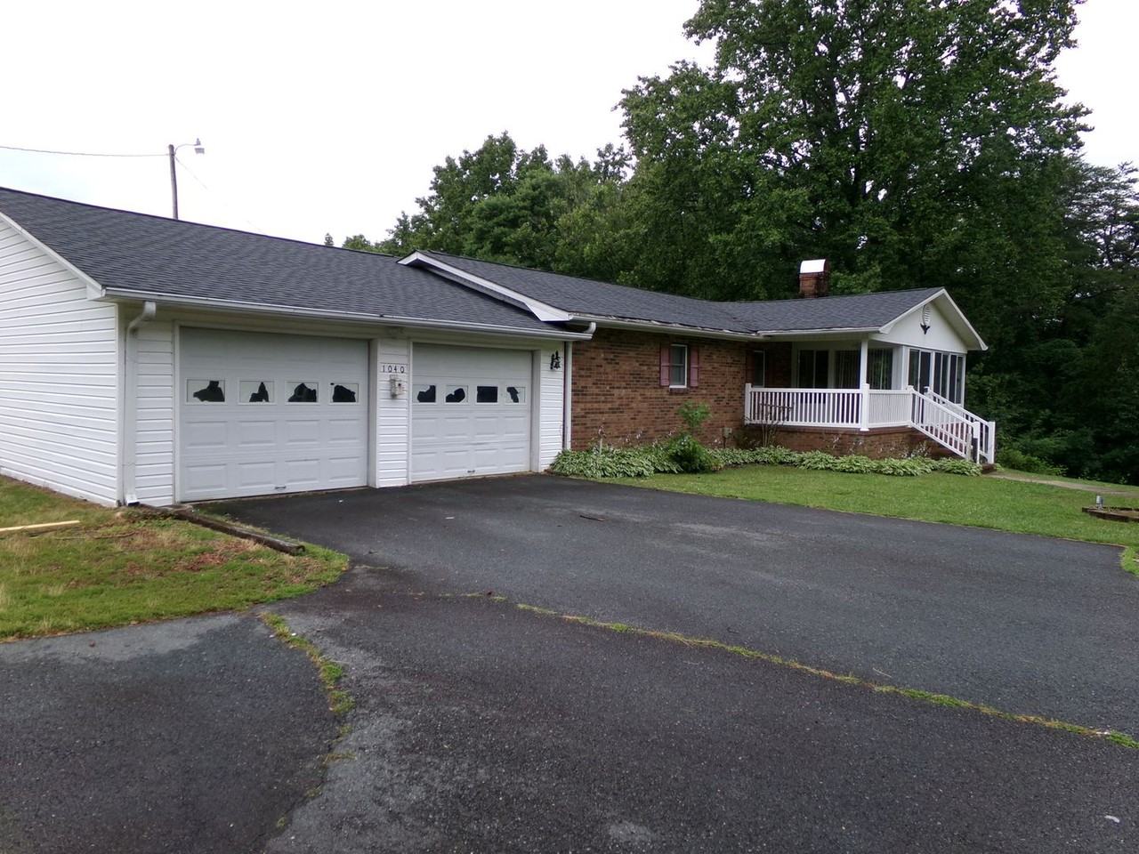 1040 Sherry Dr - Photo 3 of 23