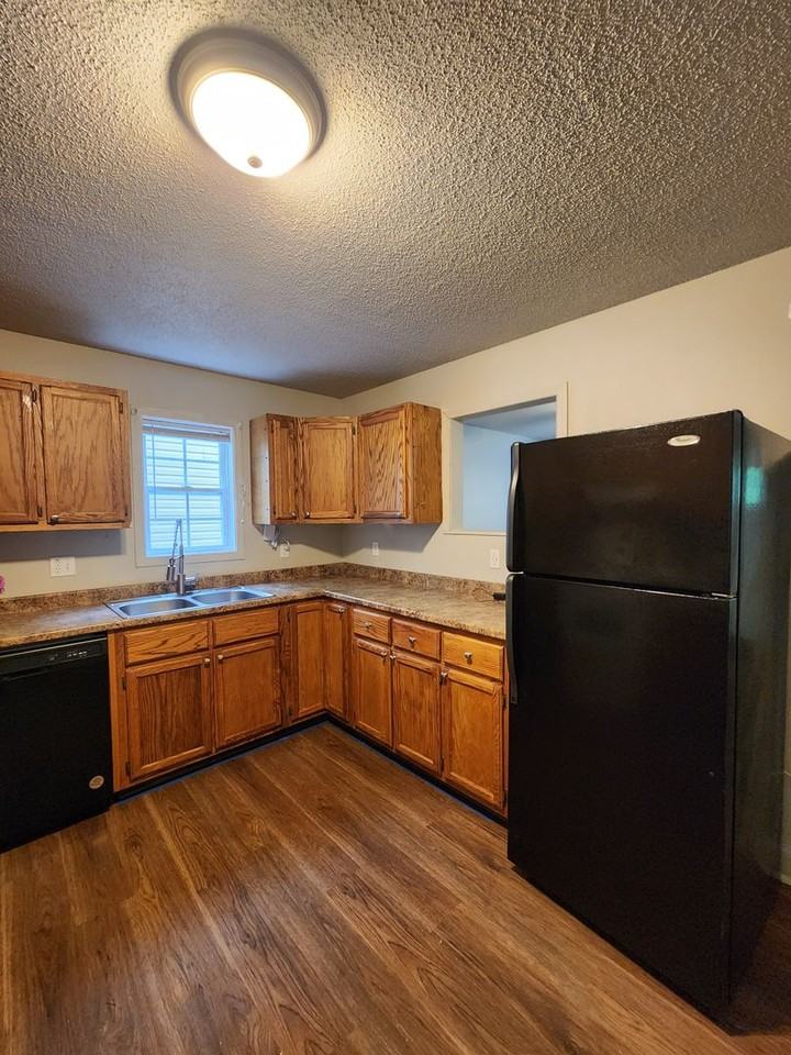 13 Gotham Dr - Photo 4 of 15