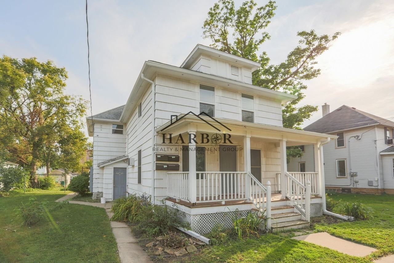 212 7th St Nw #3 - Photo 7 of 9