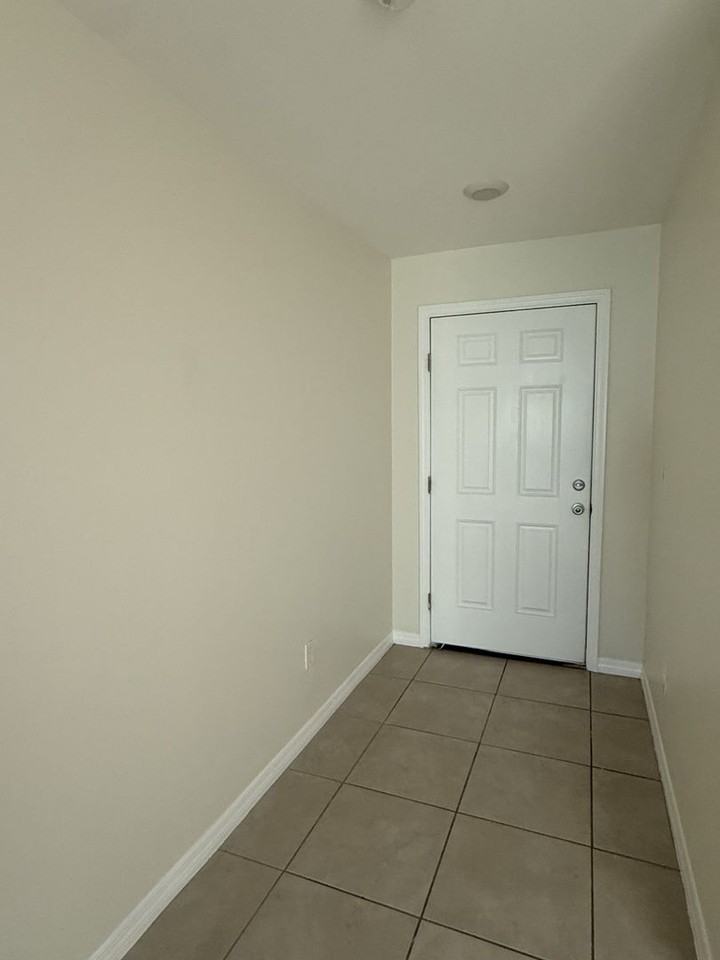 1108 Ne 36th Ln - Photo 6 of 34