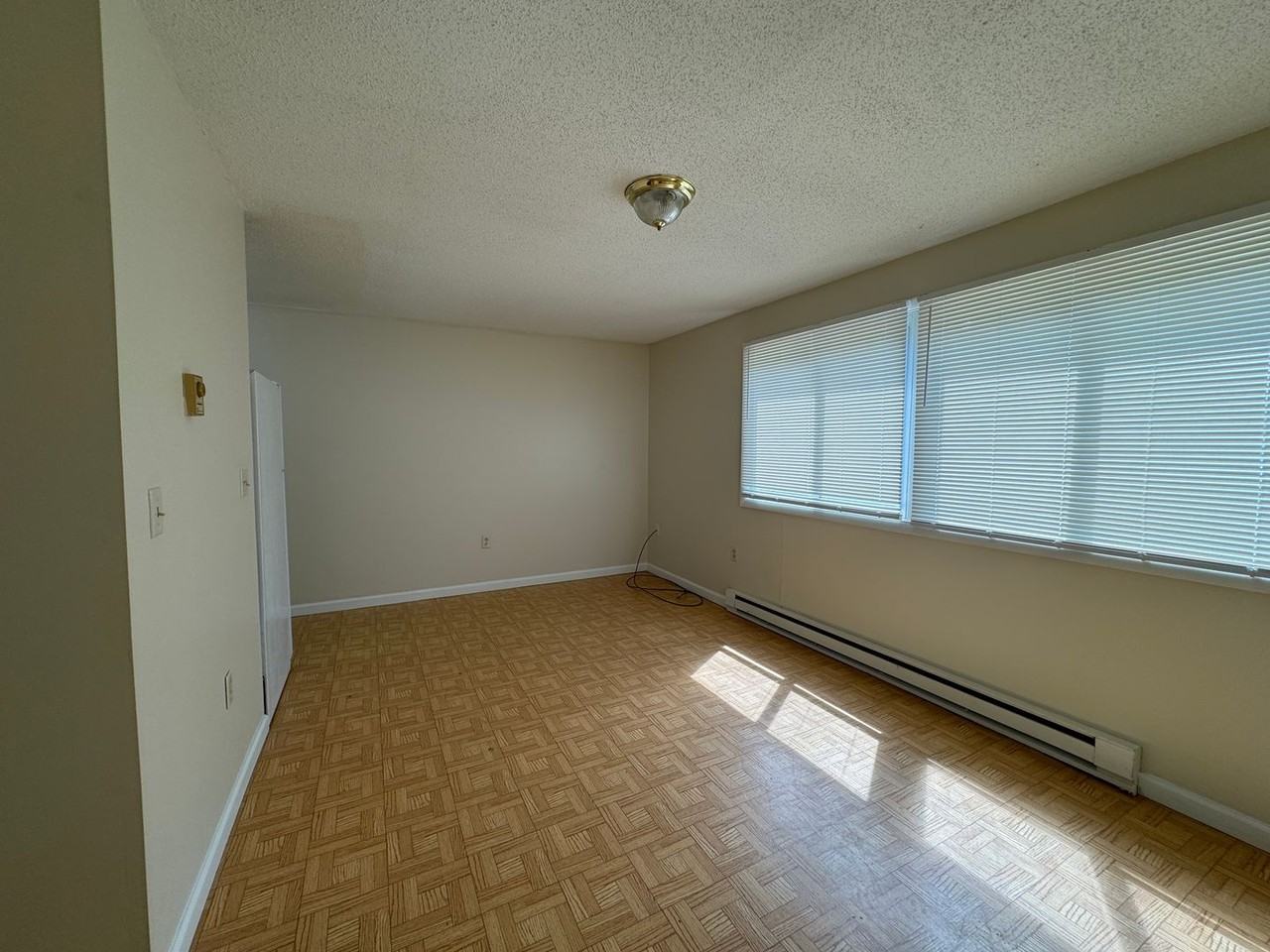 574 Long Ave - Photo 4 of 10