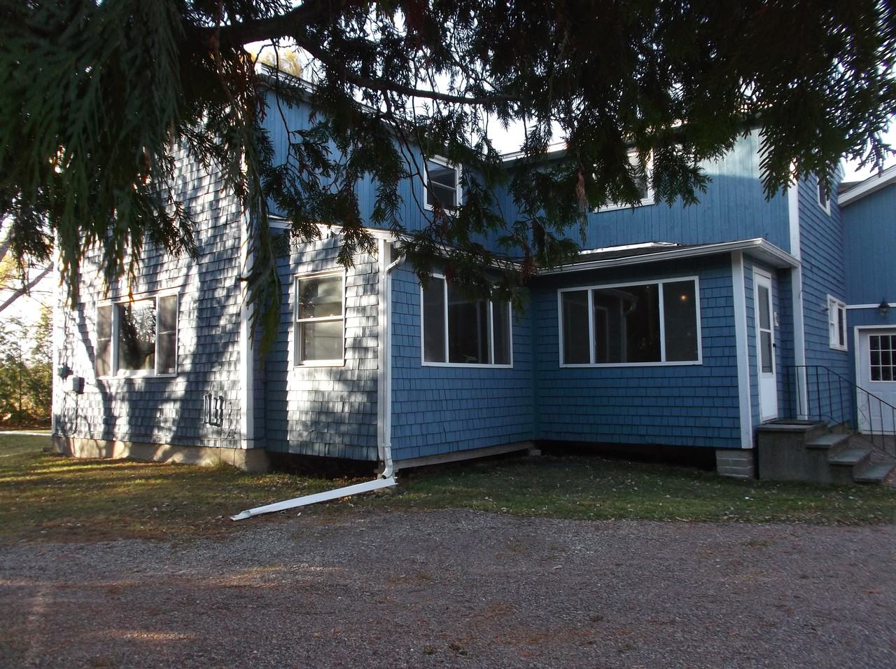 74 Hyde Rd - Photo 2 of 16