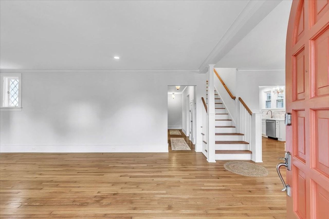 331 E 54th St - Photo 3 of 44