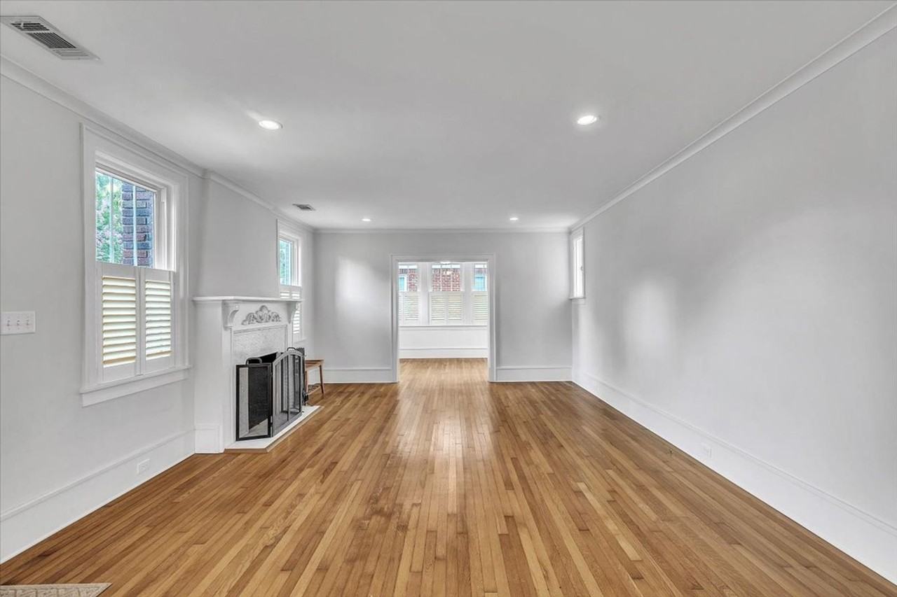 331 E 54th St - Photo 4 of 44