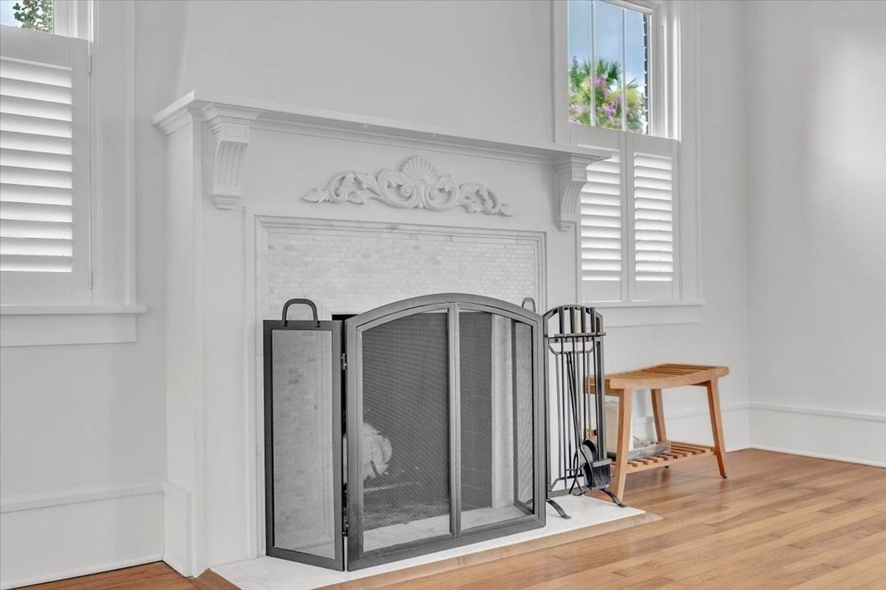 331 E 54th St - Photo 5 of 44