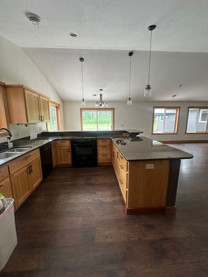 687 W Hazel Ave - Photo 3 of 21
