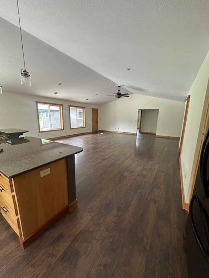 687 W Hazel Ave - Photo 4 of 21