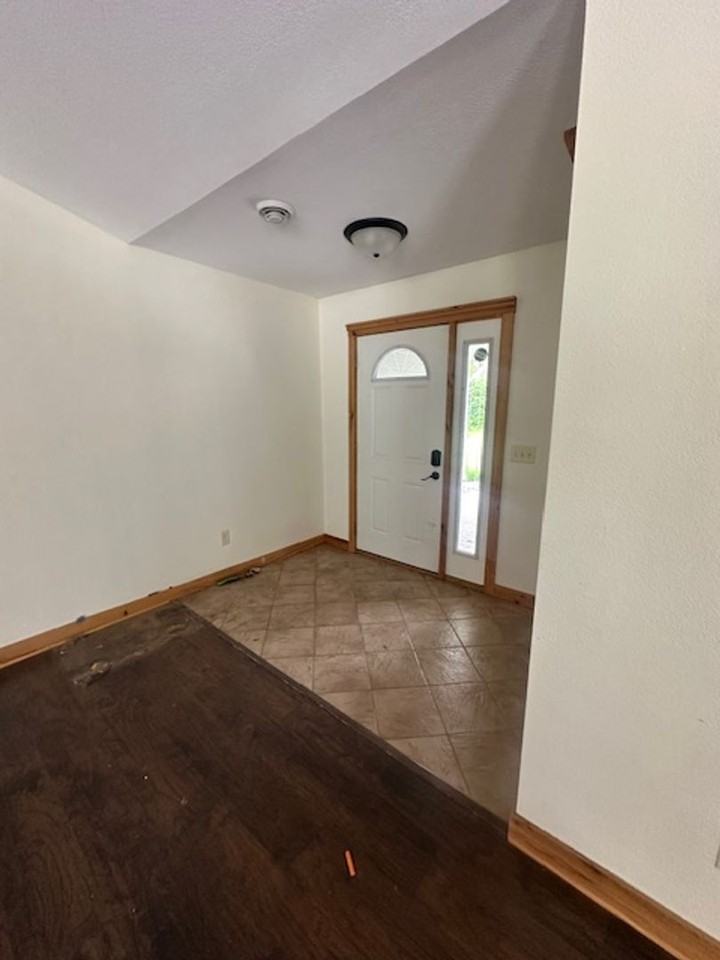 687 W Hazel Ave - Photo 5 of 21