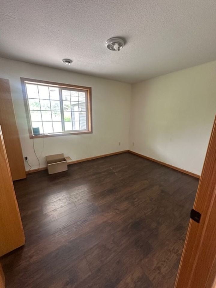 687 W Hazel Ave - Photo 6 of 21