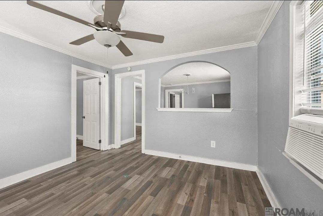 1091 N 46th St - Photo 3 of 10