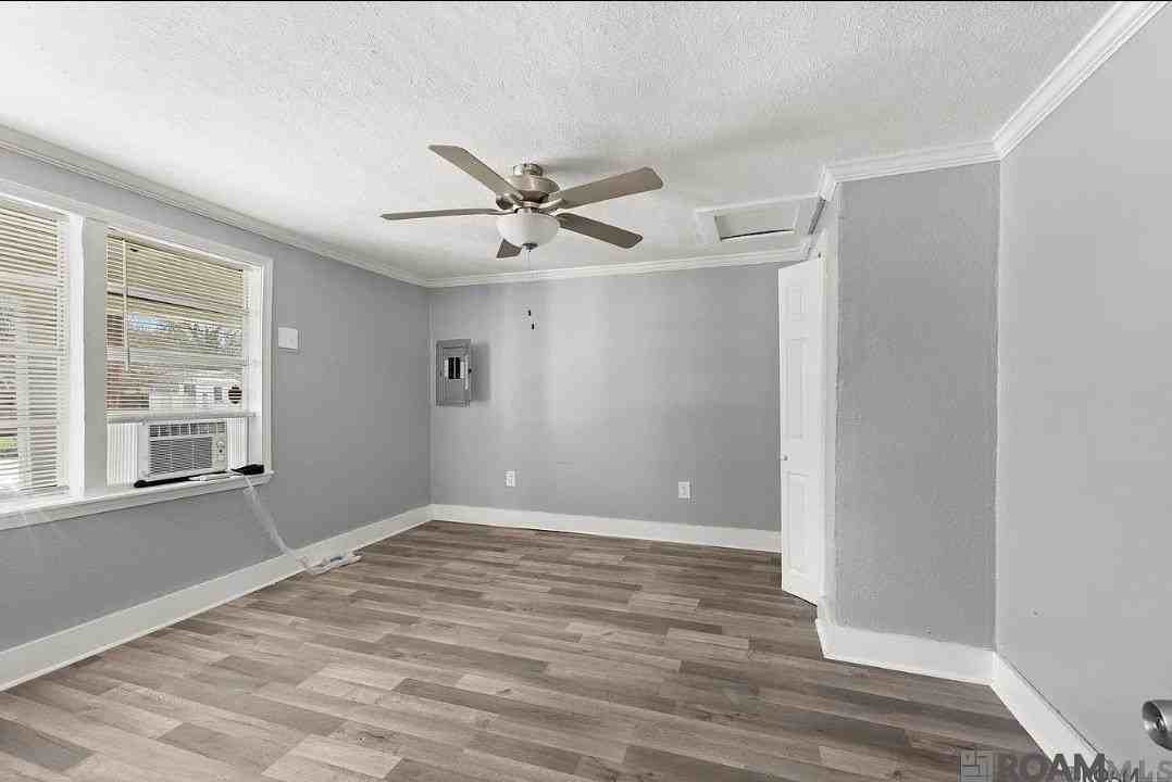1091 N 46th St - Photo 6 of 10