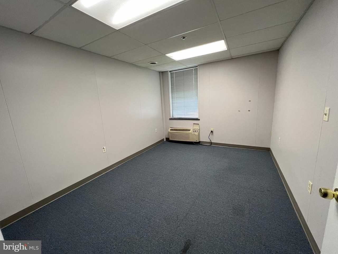 3706 Crondall Ln - Photo 5 of 20