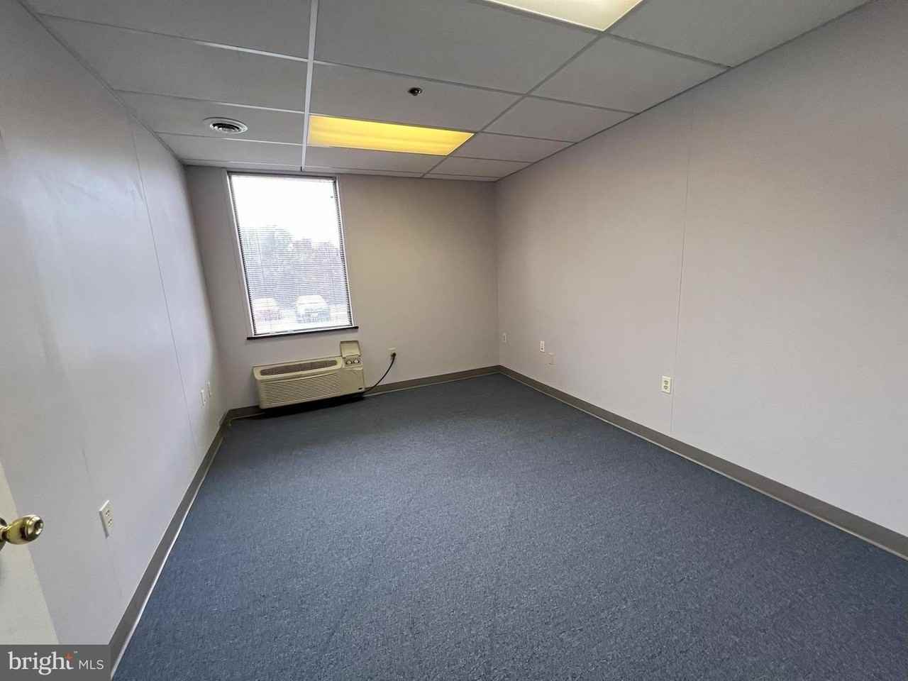 3706 Crondall Ln - Photo 6 of 20