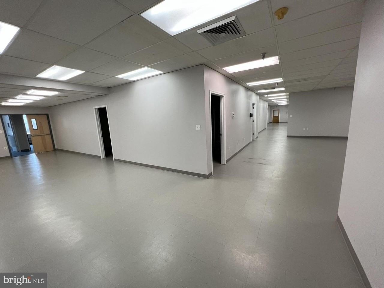 3706 Crondall Ln - Photo 7 of 20