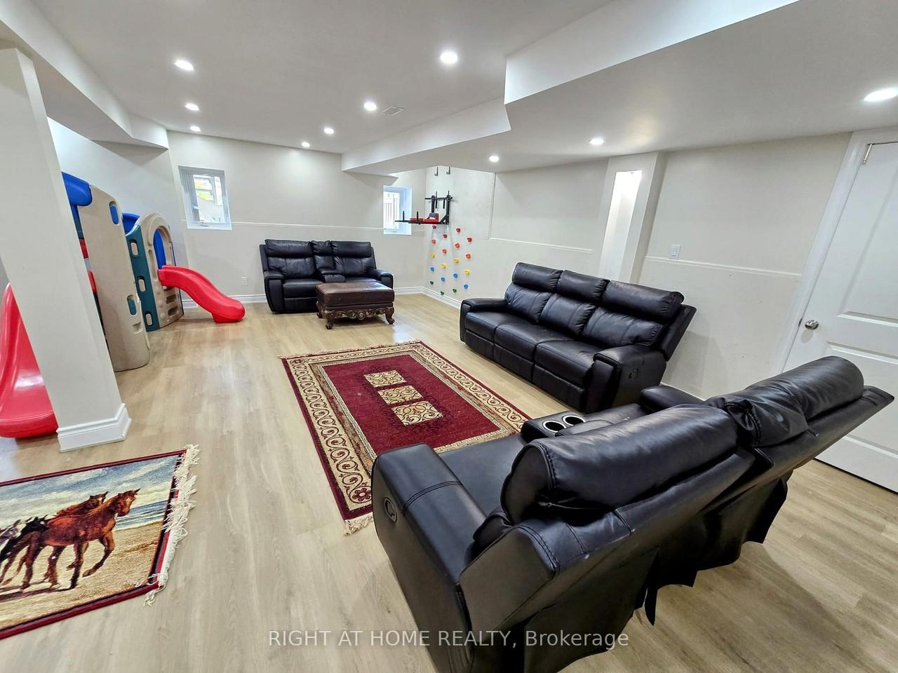 326 Boundary Boulevard - Photo 2 of 5