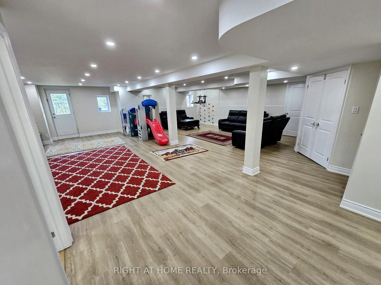 326 Boundary Boulevard - Photo 3 of 5