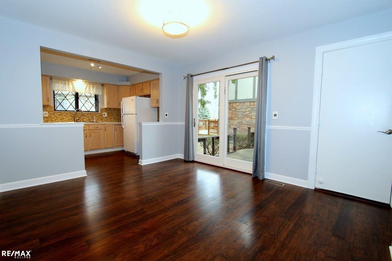 1970 Pondview Ct - Photo 4 of 18