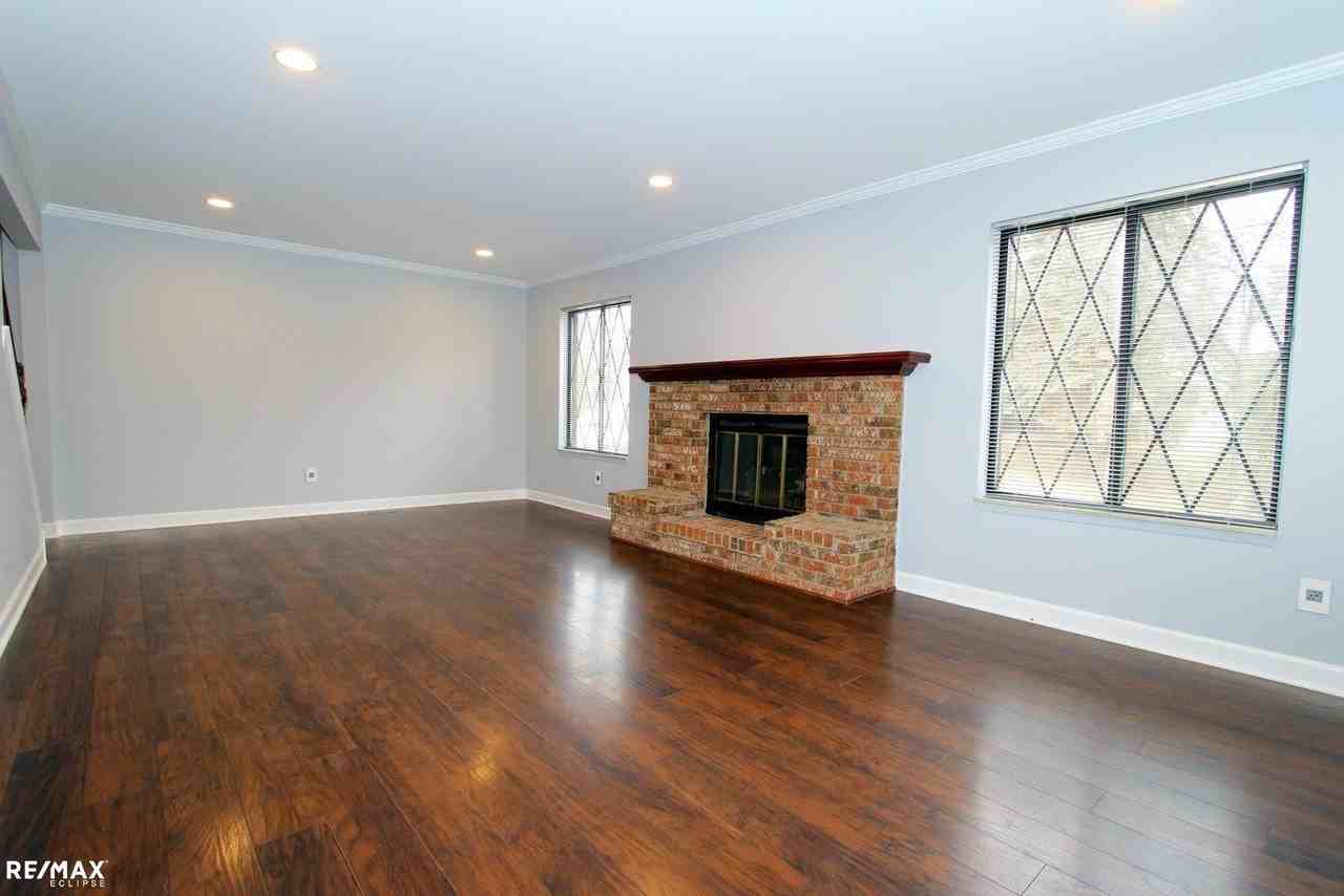 1970 Pondview Ct - Photo 5 of 18