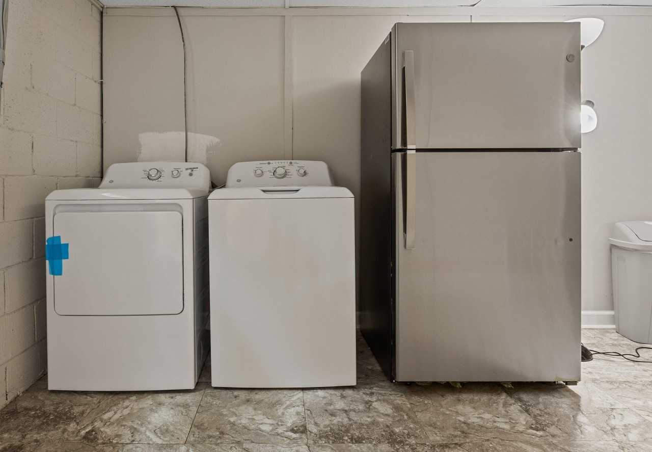 Vanderbilt Ct Nw - Photo 2 of 5