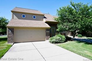 2251 Crystal Dr - Photo 1 of 1