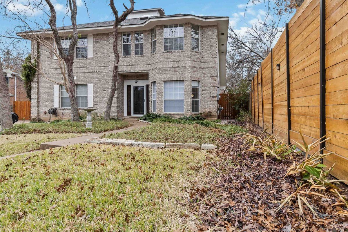 2203 Clearwater Dr - Photo 2 of 28