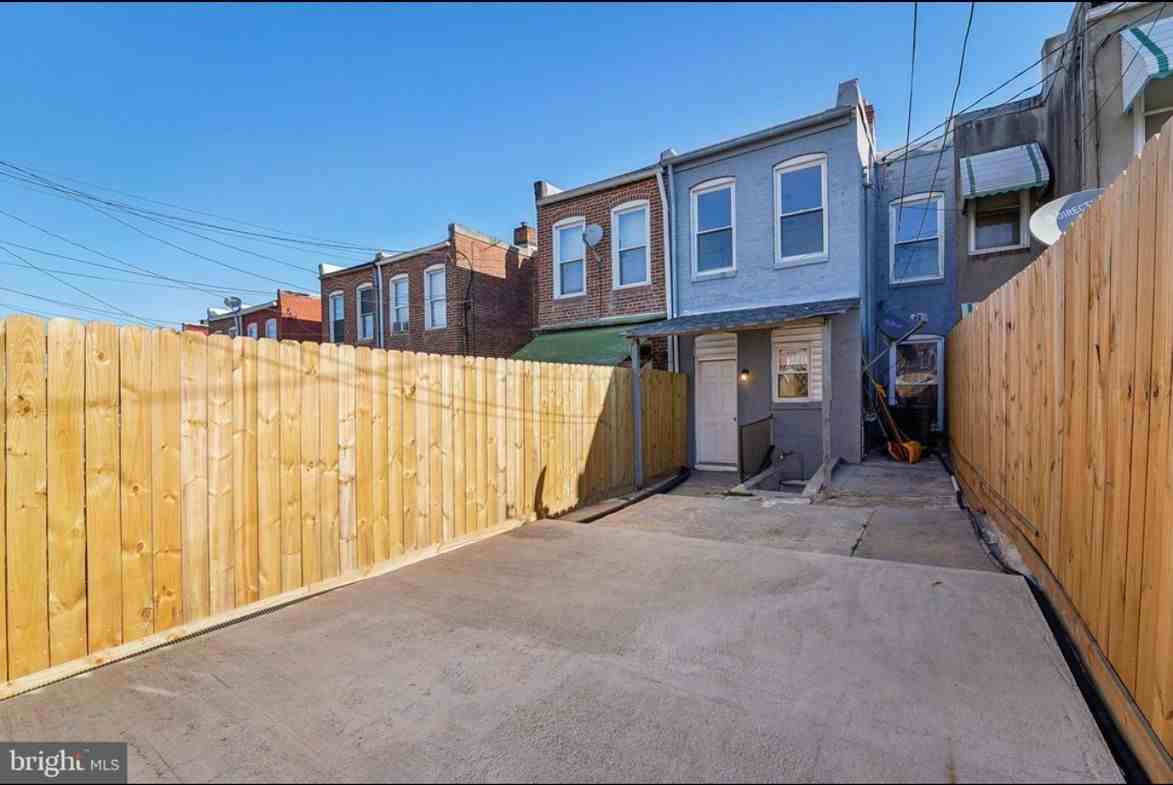 1930 Grinnalds Ave - Photo 3 of 6