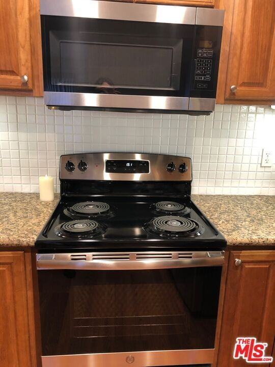 22100 Burbank Blvd - Photo 3 of 34