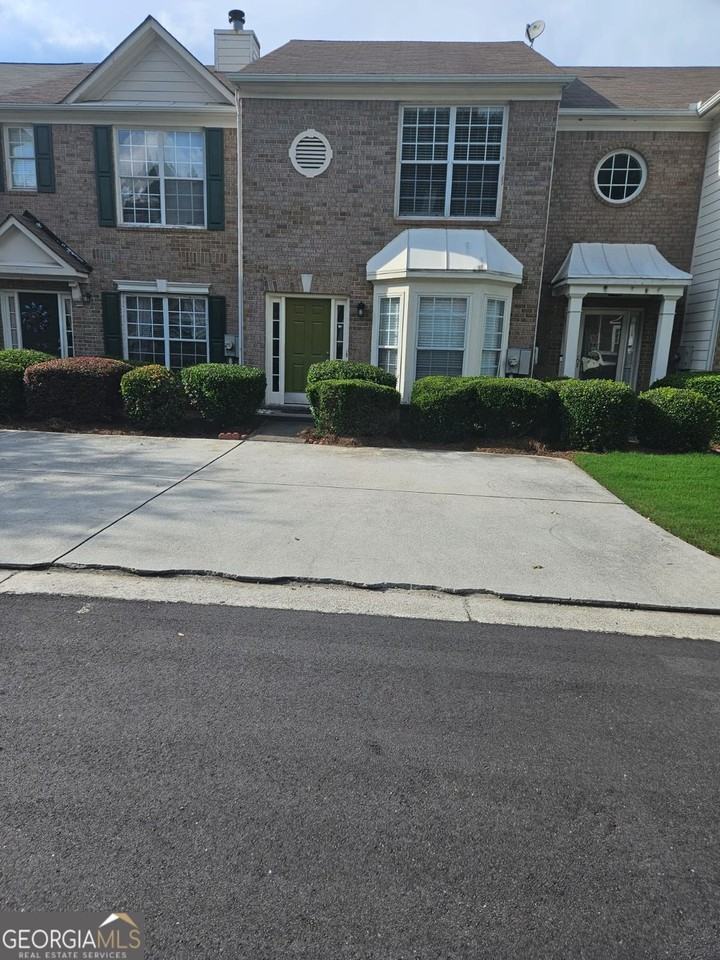 2735 Parkway Trl - Photo 2 of 11