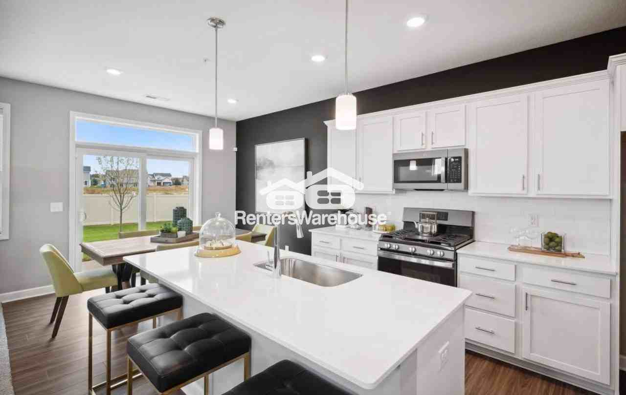 1913 Prospect Ln - Photo 2 of 50