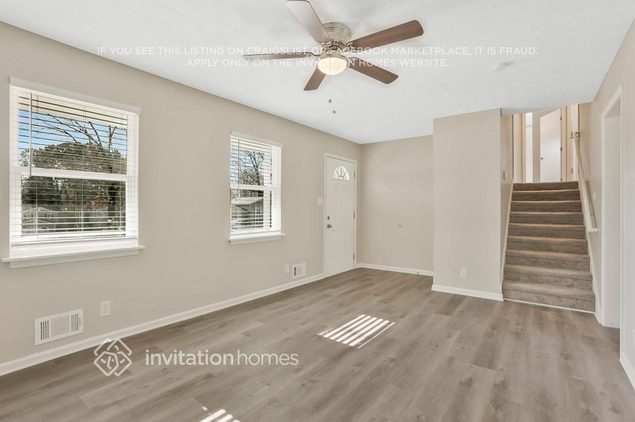 5370 Zachary Dr - Photo 2 of 20