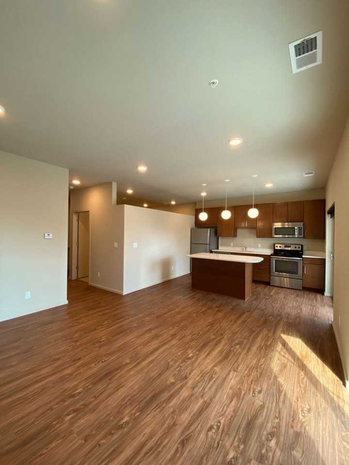 Highline 2 - Photo 3 of 44