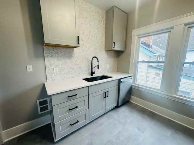 1428 Maile Avenue - Photo 3 of 18